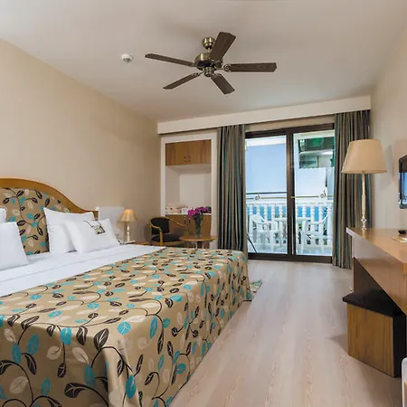 Hotell Defne Star 4*