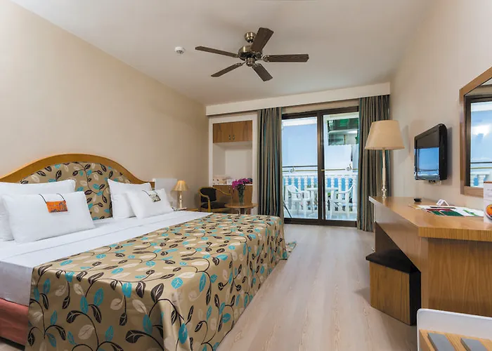 호텔 Defne Star 4*